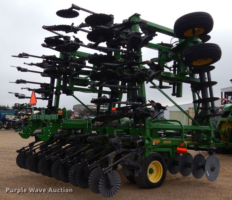image for item DI8662 2013 John Deere 2510S  strip-till