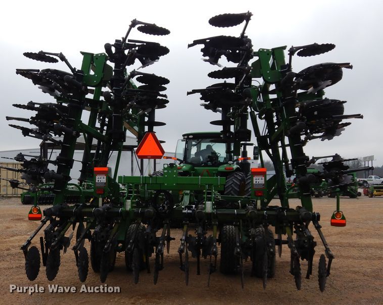 image for item DI8662 2013 John Deere 2510S  strip-till