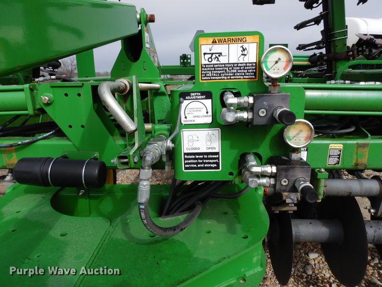 image for item DI8662 2013 John Deere 2510S  strip-till