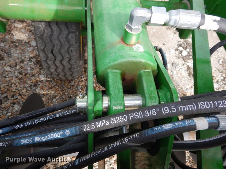 image for item DI8662 2013 John Deere 2510S  strip-till