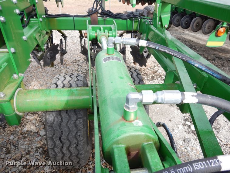 image for item DI8662 2013 John Deere 2510S  strip-till