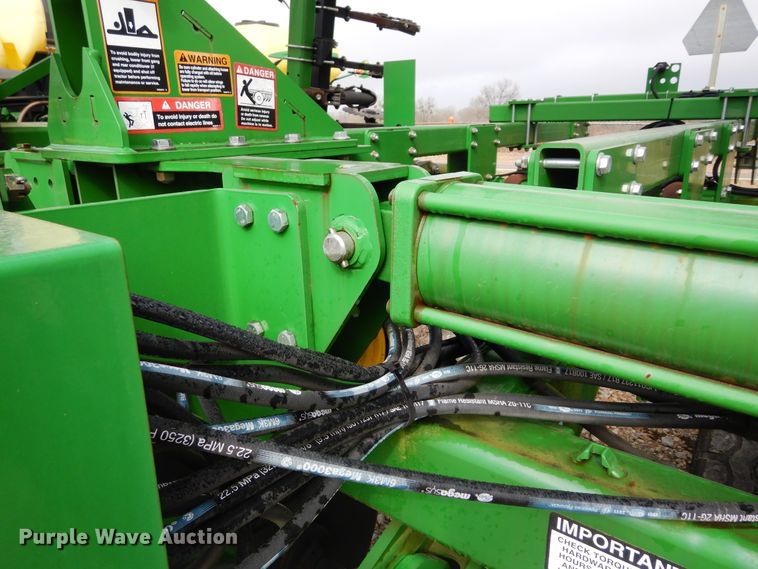 image for item DI8662 2013 John Deere 2510S  strip-till