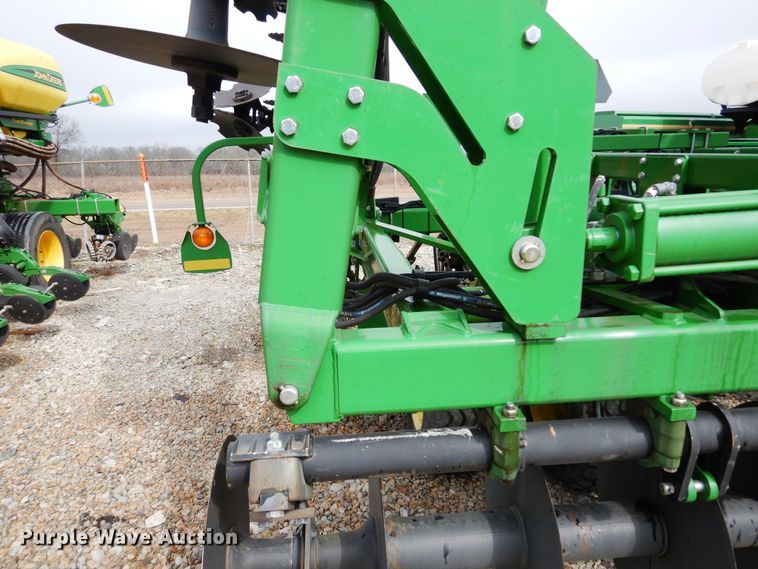 image for item DI8662 2013 John Deere 2510S  strip-till