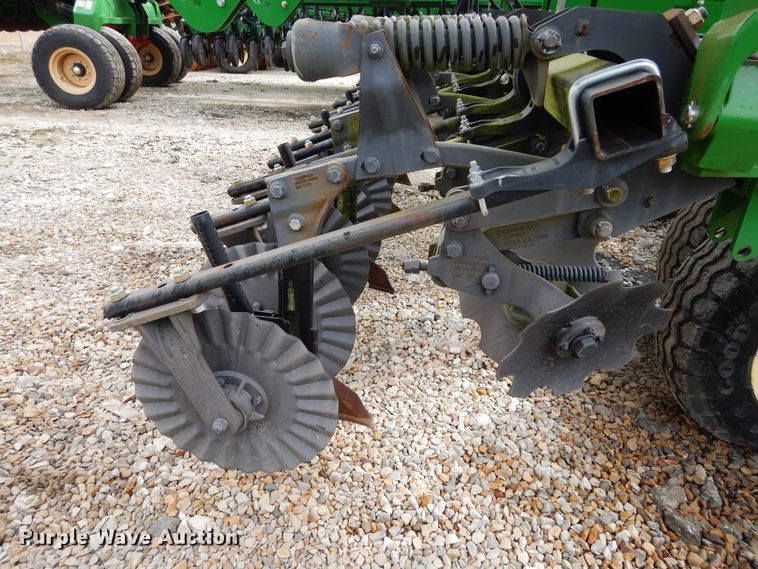 image for item DI8662 2013 John Deere 2510S  strip-till