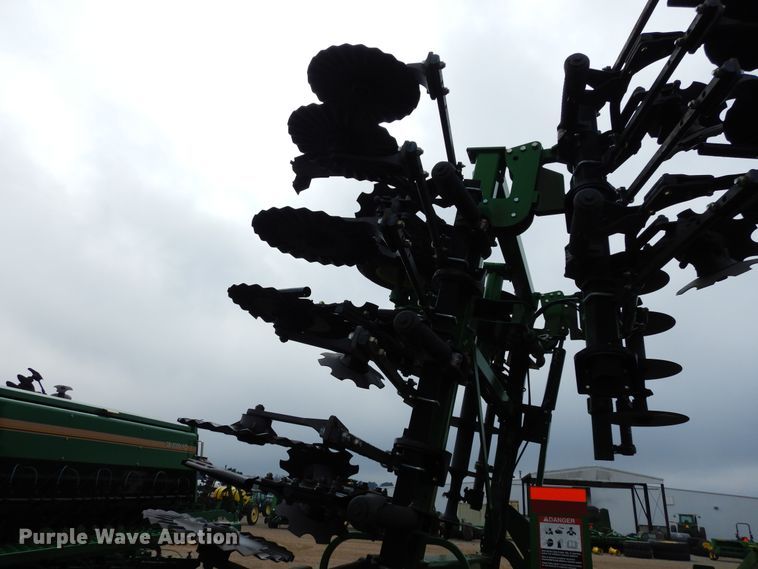 image for item DI8662 2013 John Deere 2510S  strip-till