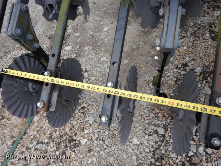 image for item DI8662 2013 John Deere 2510S  strip-till