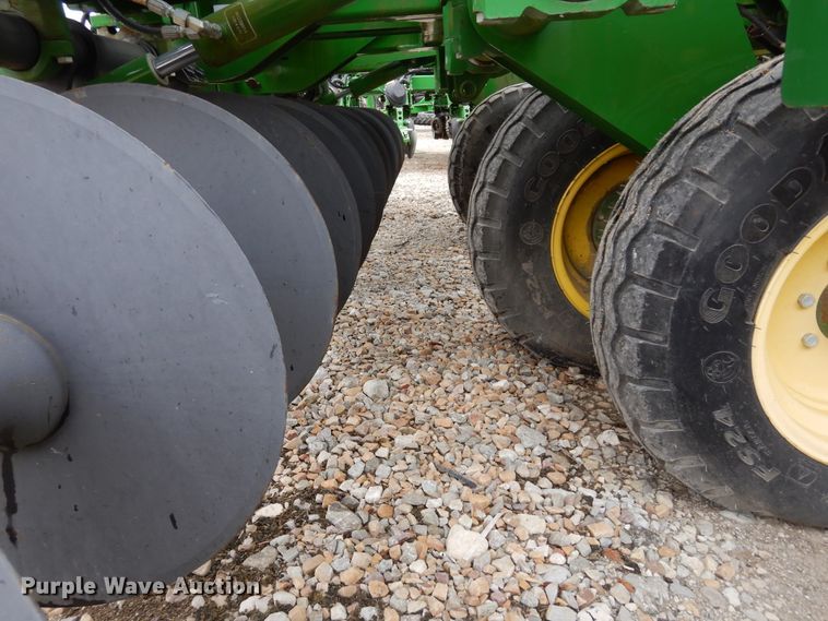 image for item DI8662 2013 John Deere 2510S  strip-till