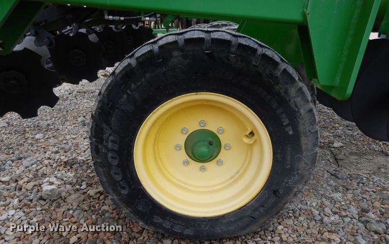 image for item DI8662 2013 John Deere 2510S  strip-till