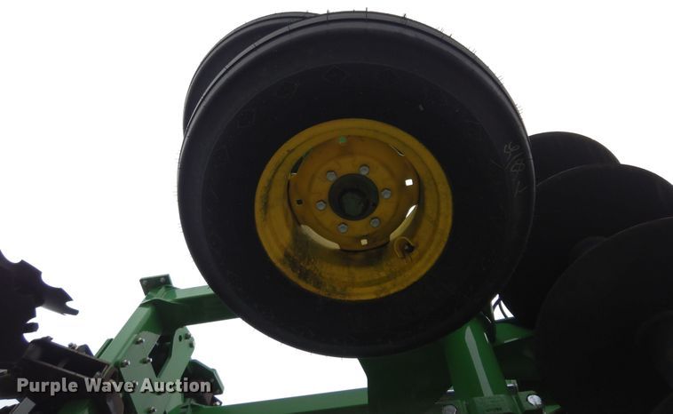 image for item DI8662 2013 John Deere 2510S  strip-till