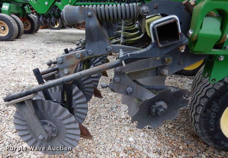 image for item DI8662 2013 John Deere 2510S  strip-till