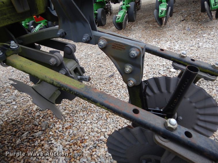 image for item DI8662 2013 John Deere 2510S  strip-till