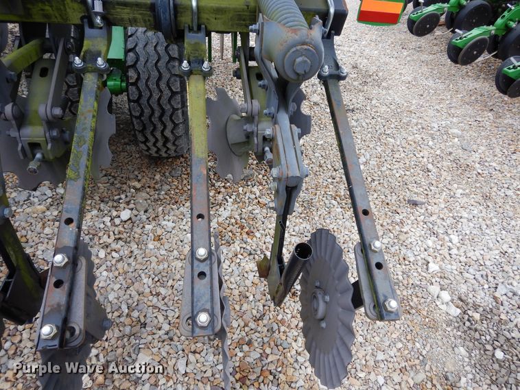 image for item DI8662 2013 John Deere 2510S  strip-till