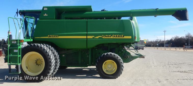 image for item DJ1264 2001 John Deere 9750 STS  combine