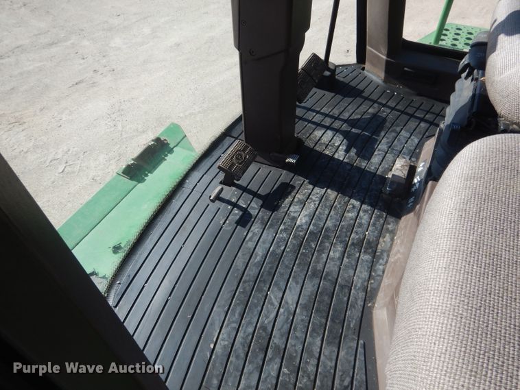 image for item DJ1264 2001 John Deere 9750 STS  combine