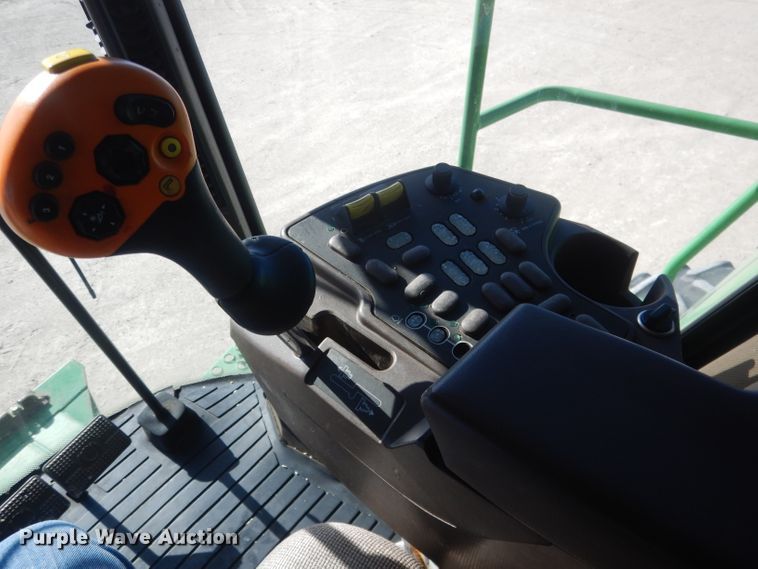 image for item DJ1264 2001 John Deere 9750 STS  combine