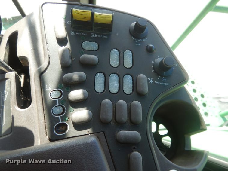 image for item DJ1264 2001 John Deere 9750 STS  combine