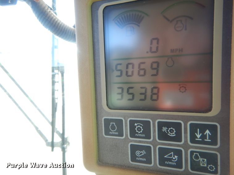 image for item DJ1264 2001 John Deere 9750 STS  combine