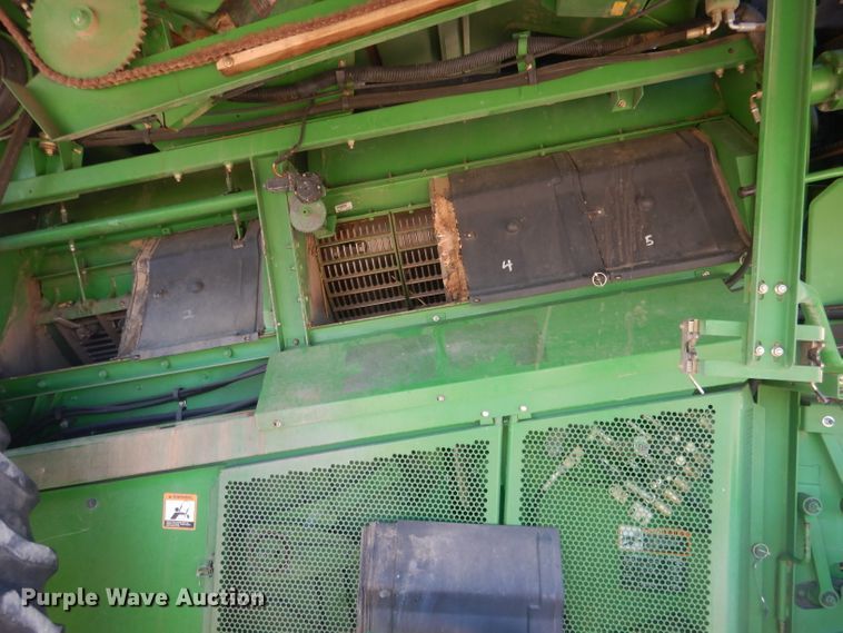 image for item DJ1264 2001 John Deere 9750 STS  combine