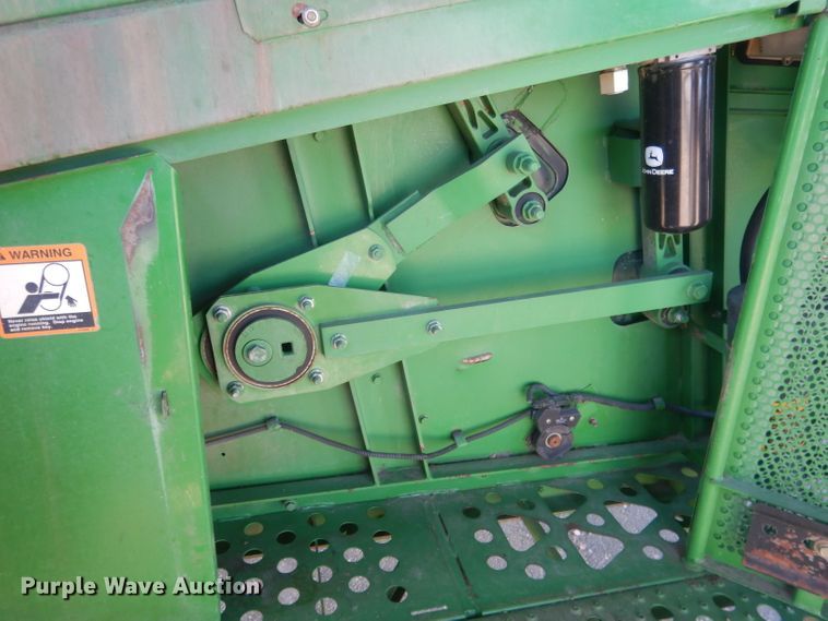 image for item DJ1264 2001 John Deere 9750 STS  combine
