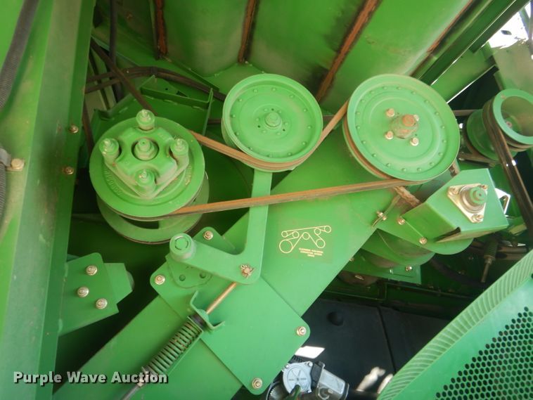 image for item DJ1264 2001 John Deere 9750 STS  combine