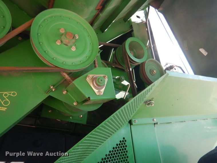 image for item DJ1264 2001 John Deere 9750 STS  combine