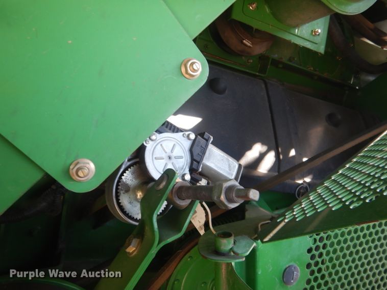 image for item DJ1264 2001 John Deere 9750 STS  combine