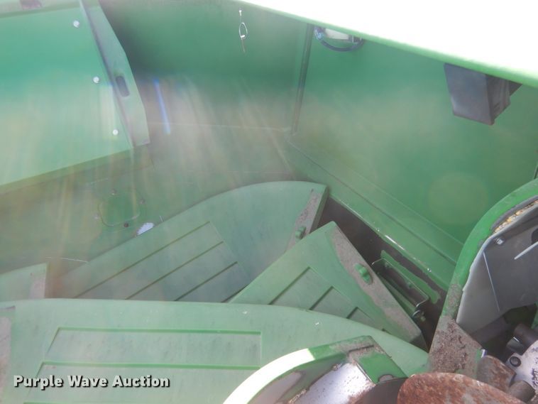 image for item DJ1264 2001 John Deere 9750 STS  combine