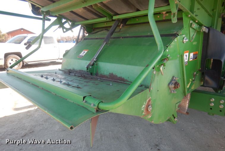 image for item DJ1264 2001 John Deere 9750 STS  combine