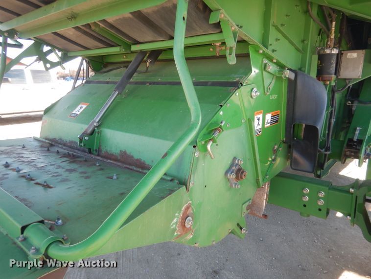 image for item DJ1264 2001 John Deere 9750 STS  combine