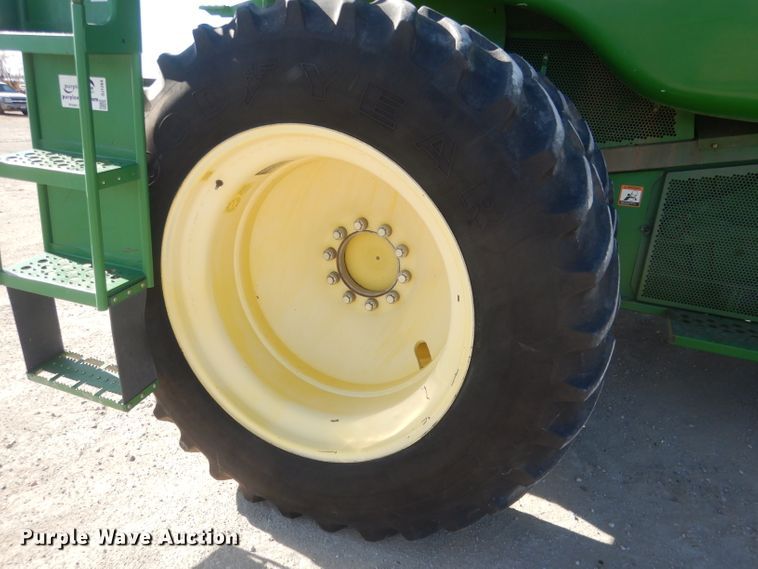 image for item DJ1264 2001 John Deere 9750 STS  combine