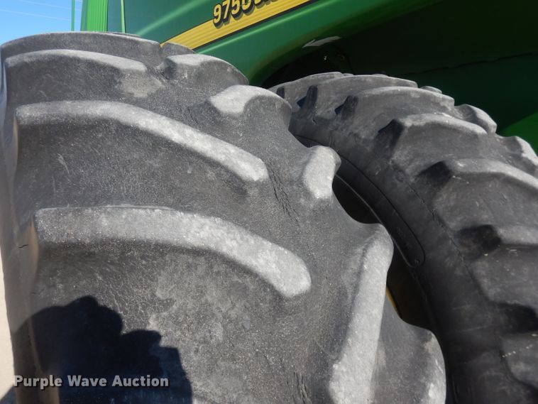 image for item DJ1264 2001 John Deere 9750 STS  combine