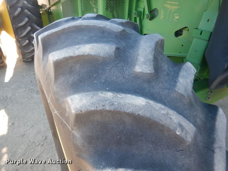 image for item DJ1264 2001 John Deere 9750 STS  combine