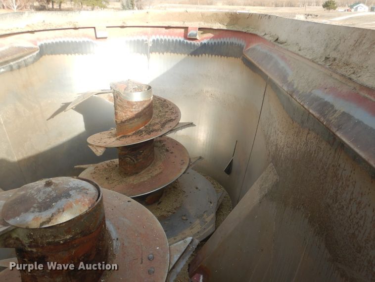 image for item DJ1268 Roto Mix 865 TRL  feed mixer