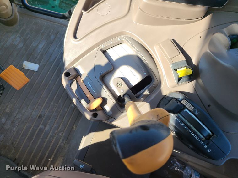 image for item DJ1721 2015 John Deere 6125R  MFWD tractor