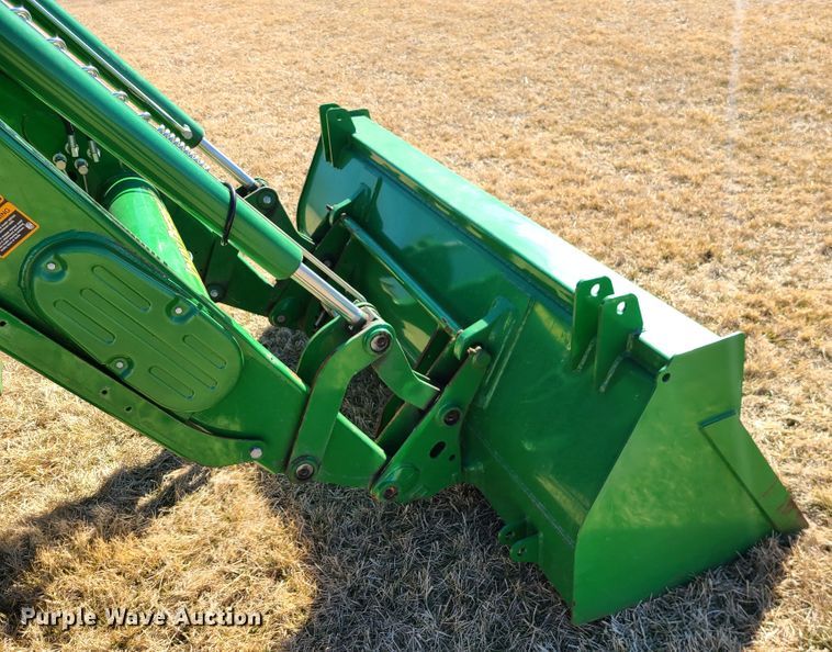 image for item DJ1721 2015 John Deere 6125R  MFWD tractor