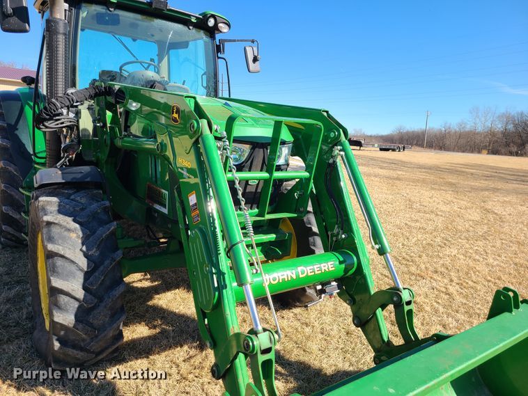 image for item DJ1721 2015 John Deere 6125R  MFWD tractor