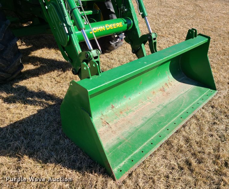 image for item DJ1721 2015 John Deere 6125R  MFWD tractor