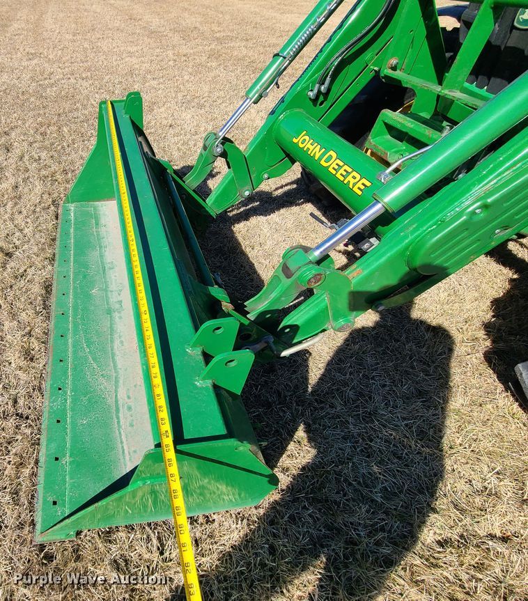 image for item DJ1721 2015 John Deere 6125R  MFWD tractor