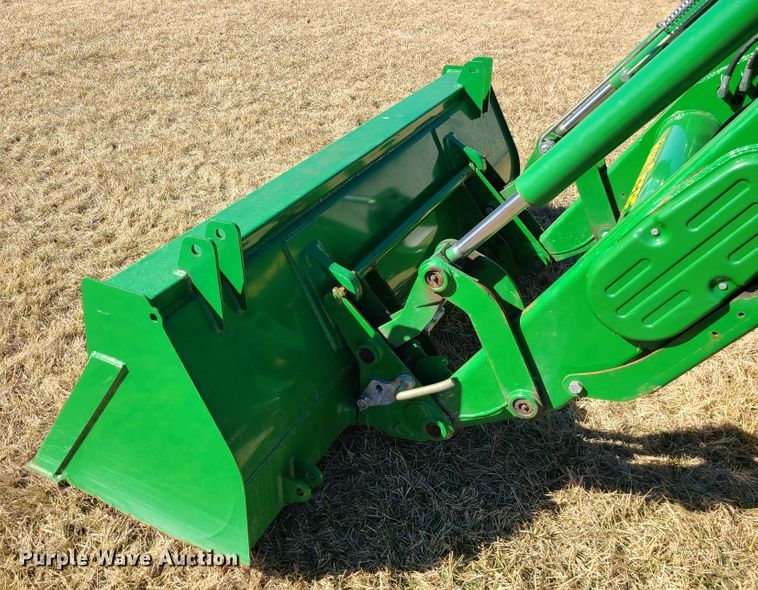image for item DJ1721 2015 John Deere 6125R  MFWD tractor