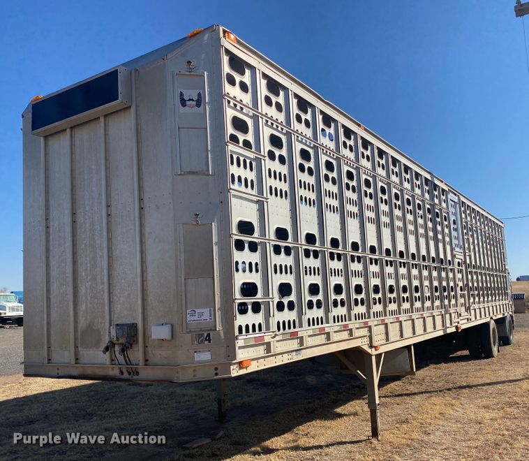 image for item DM8300 1999 Barrett  livestock trailer