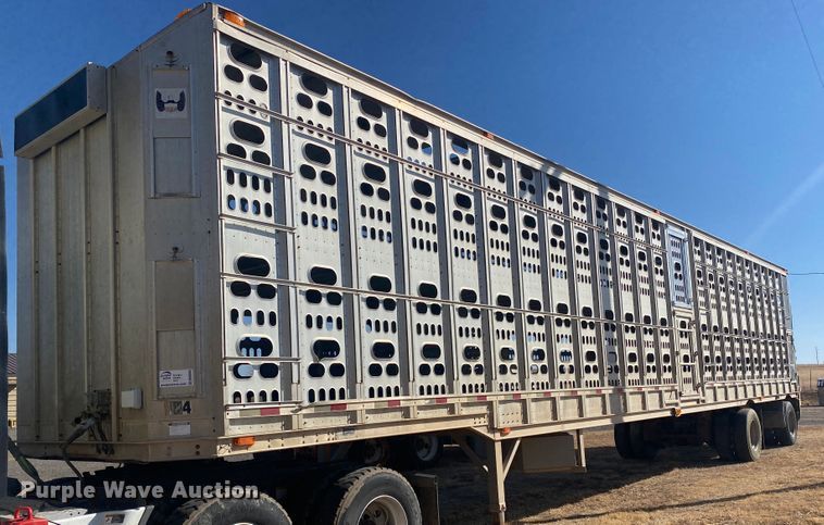 image for item DM8300 1999 Barrett  livestock trailer