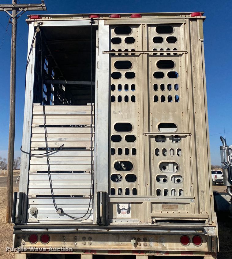 image for item DM8300 1999 Barrett  livestock trailer