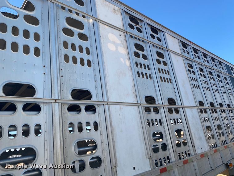 image for item DM8300 1999 Barrett  livestock trailer