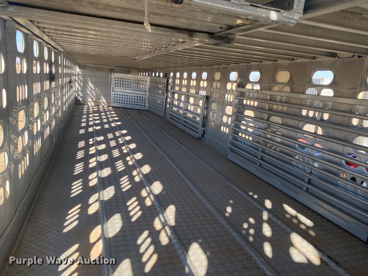 image for item DM8300 1999 Barrett  livestock trailer