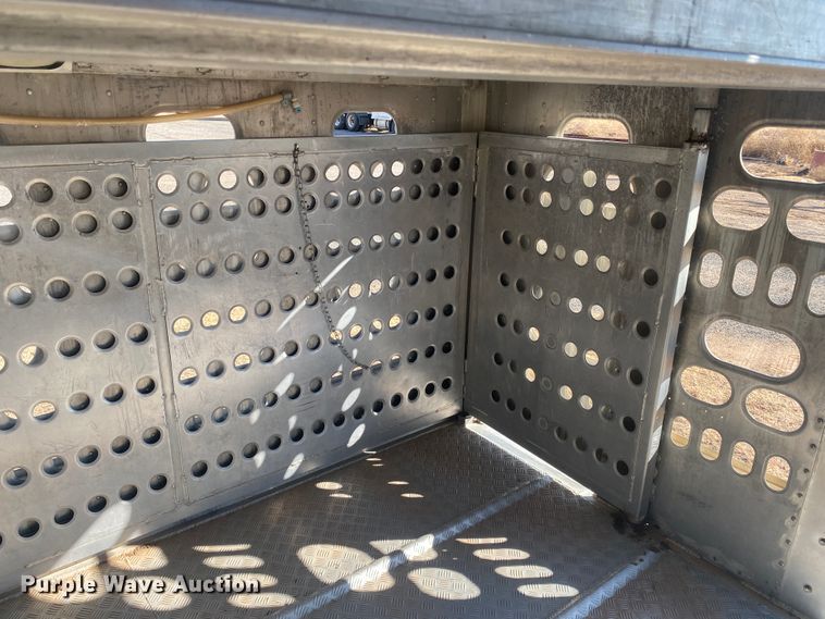 image for item DM8300 1999 Barrett  livestock trailer