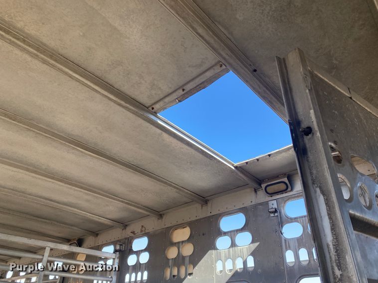 image for item DM8300 1999 Barrett  livestock trailer