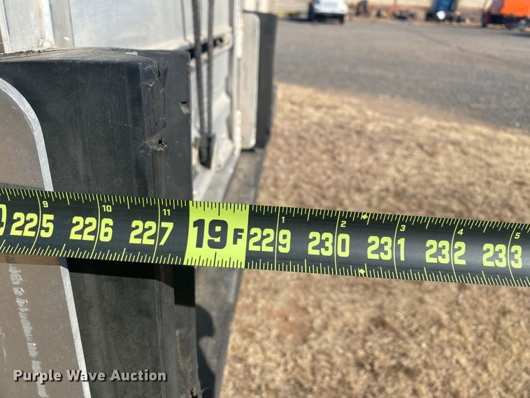 image for item DM8300 1999 Barrett  livestock trailer