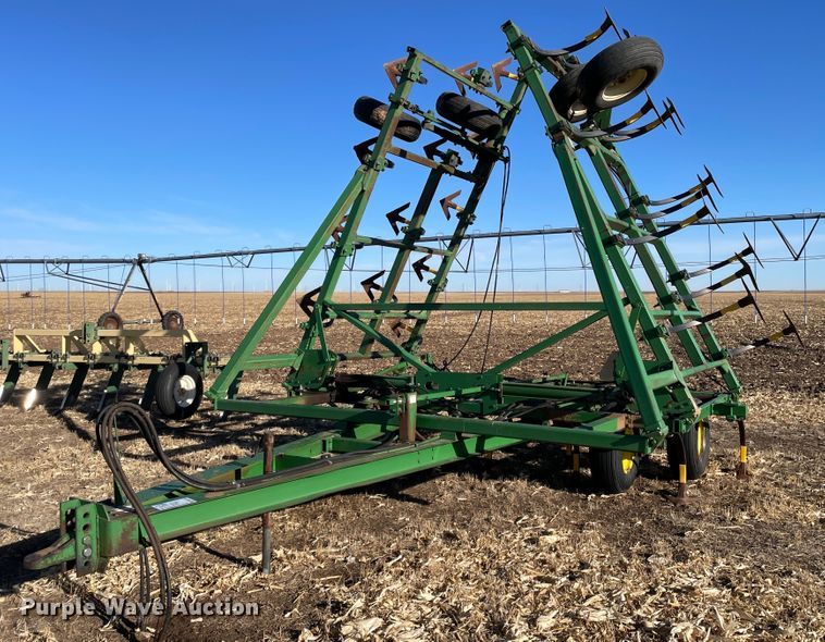 image for item DN0192 John Deere 610  field cultivator