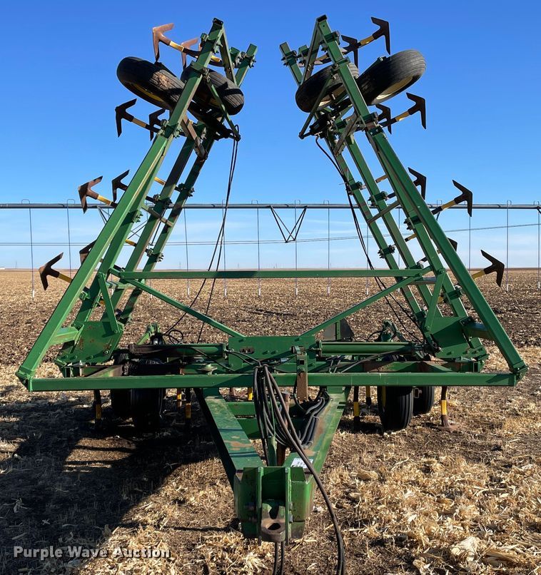 image for item DN0192 John Deere 610  field cultivator