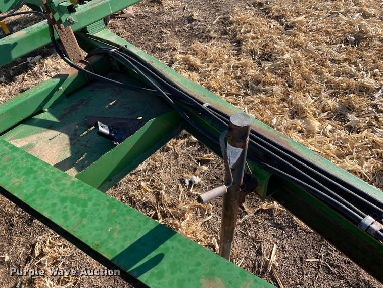 image for item DN0192 John Deere 610  field cultivator